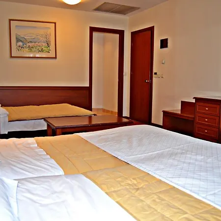 Pythia Art 3* Delphi