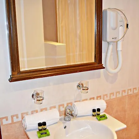 Hotel Pythia Art 3*